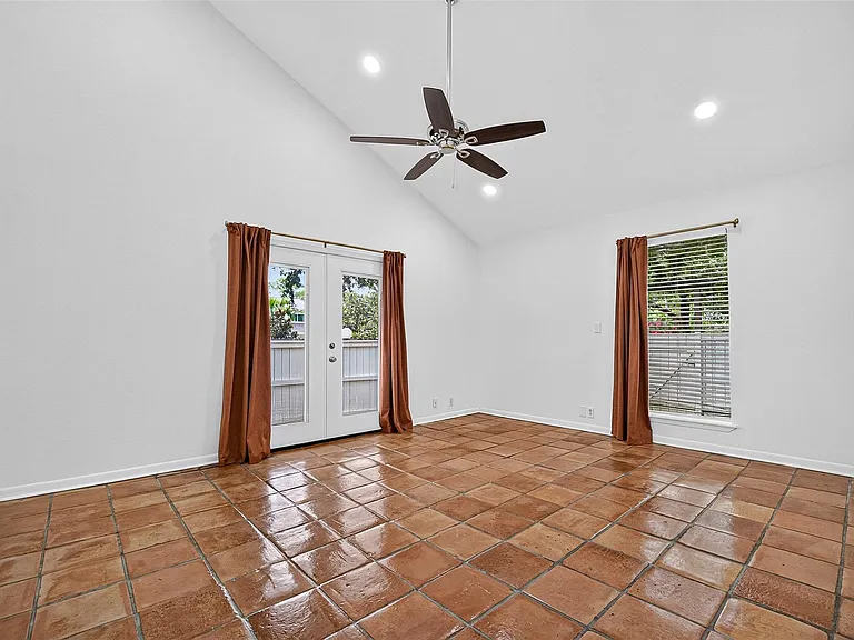 1344 Chardonnay Dr — Photo 18