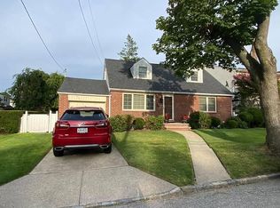 3 Chaffee Ave, Albertson, NY 11507