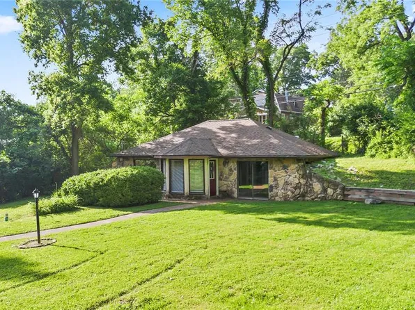 9656 Old Lincoln Trl, Fairview Heights, IL 62208