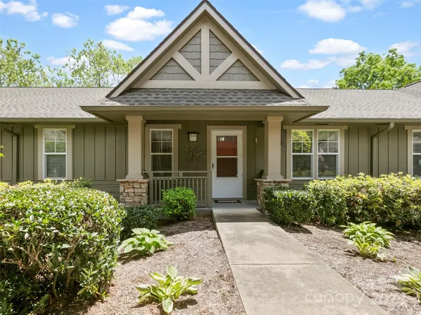 602 Fox Den Ct, Hendersonville, NC 28792