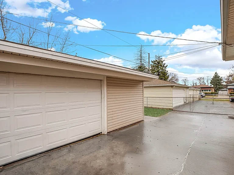 14500 Van Buren St — Photo 10