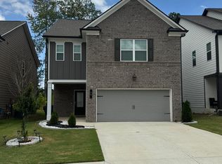 39 Station Overlook Dr, Auburn, GA 30011