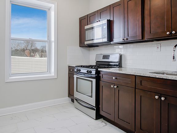 4th image of 445 Washington Ave #6