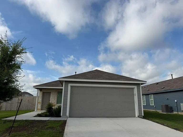 1402 Bertha Br — Photo 1