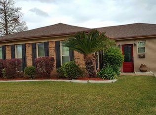 745 Fairlawn Dr, Gretna, LA 70056