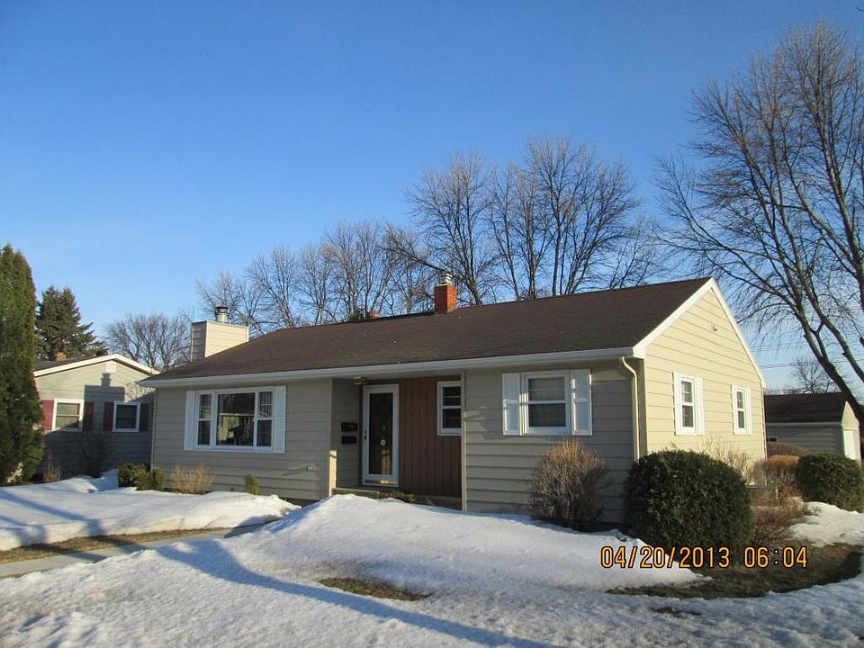 1st image of 715 Park Dr