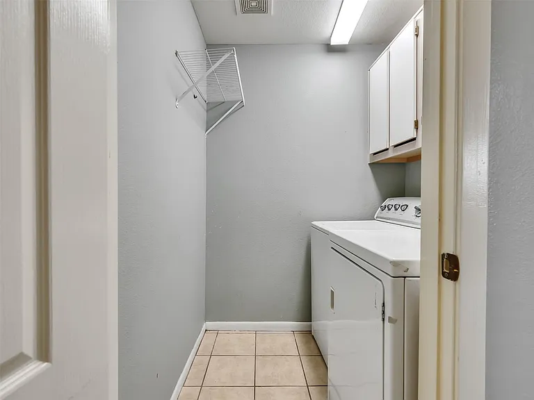 11703 Emerald Hill Dr #C — Photo 21