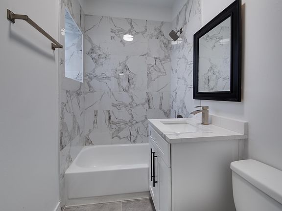 3rd image of 3056 W Cortland St #2