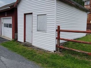 513 W Washington St, Slatington, PA 18080