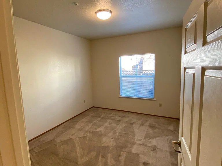 4319 Railroad Ave #8 — Photo 6