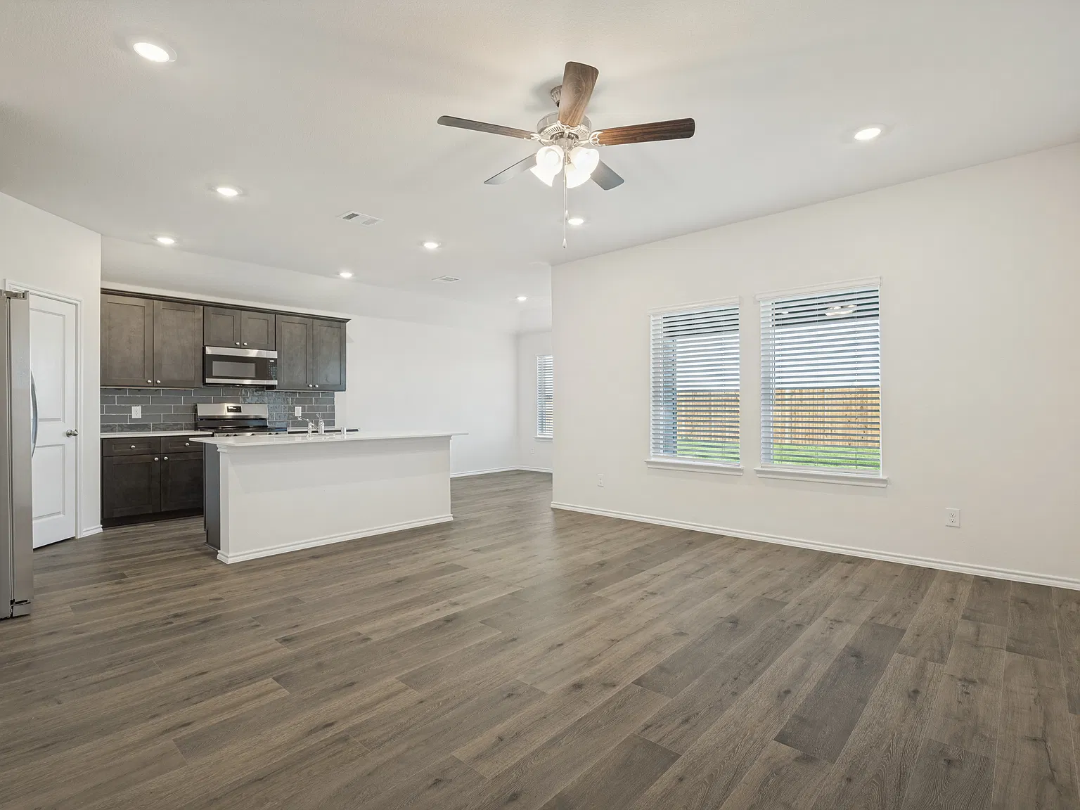 4 bed, 1655 sqft, $1,795 — Photo 3