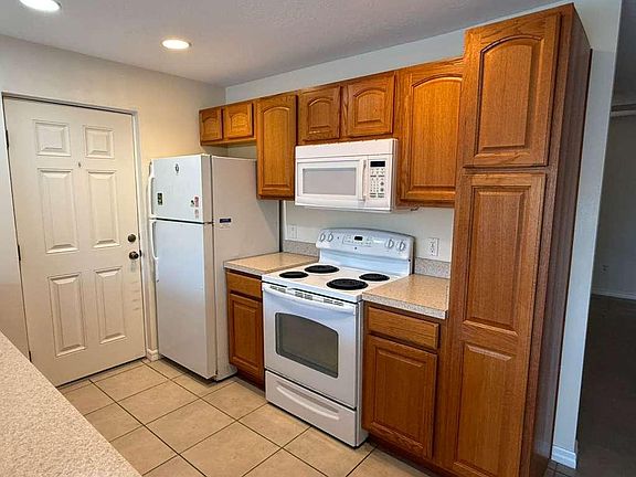 5th image of 61 Bougainvillea Dr #B
