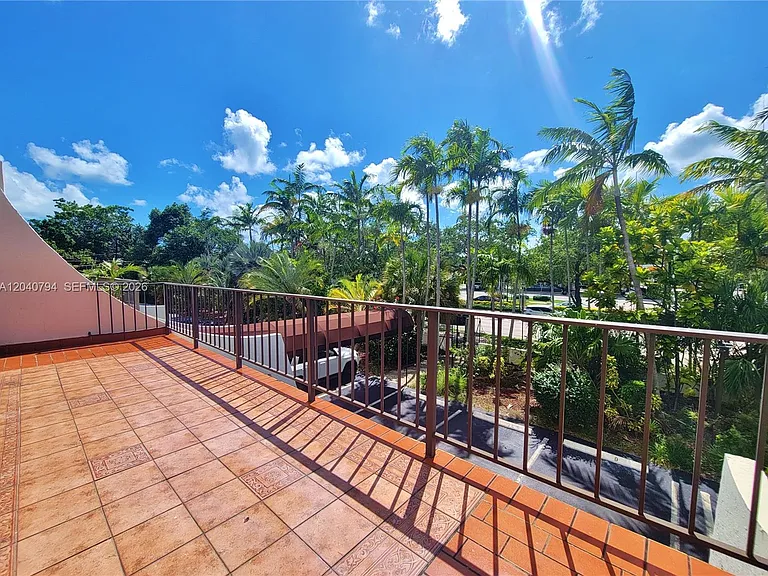 77 Crandon Blvd #2B — Photo 20