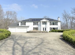 23021 Oakland Dr, Steger, IL 60475