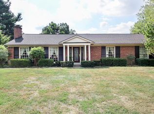 5812 Brittany Woods Cir, Louisville, KY 40222