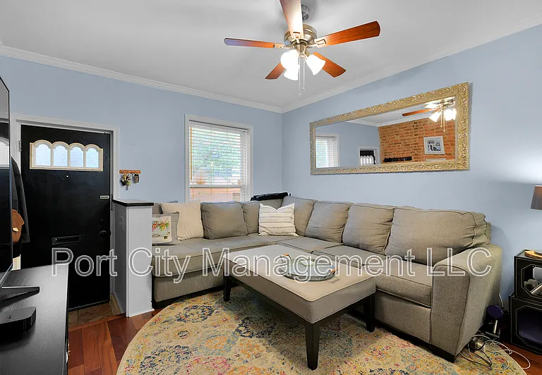 127 S Robinson St — Photo 6