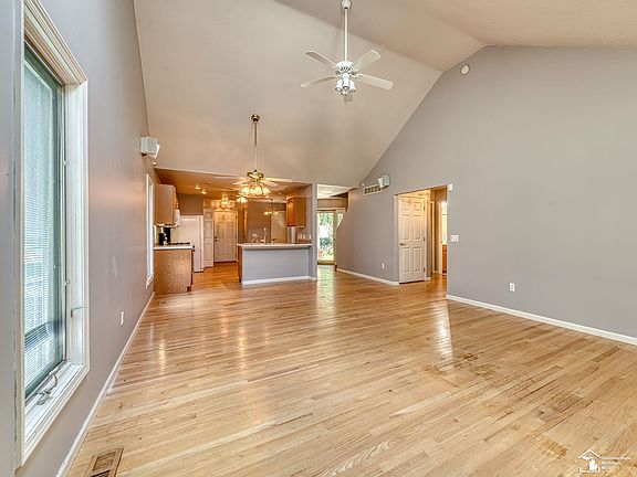 5th image of 1626 Spruce Ct