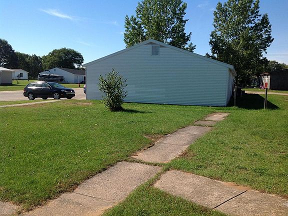 5th image of 28 Clubhouse Dr