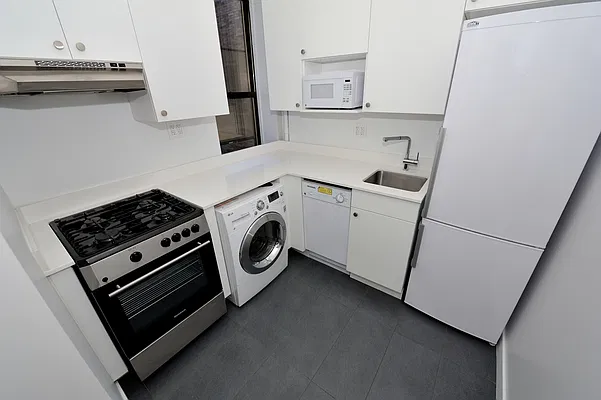 Rented by Aether Property Group | media 1