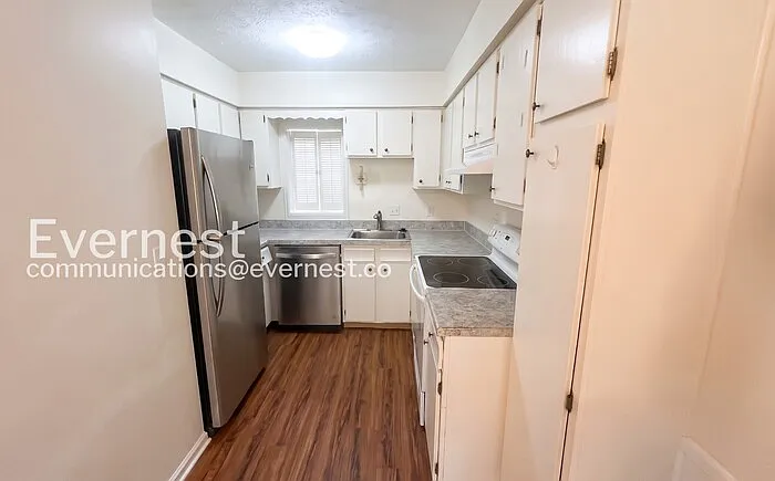 2 bed, 1.5 bath, 1088 sqft, $1,325 — Photo 4