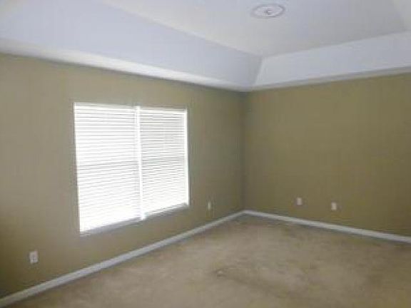 5th image of 2480 SW Falcon Cir