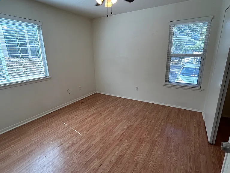 1106 W 22nd St #3 — Photo 6