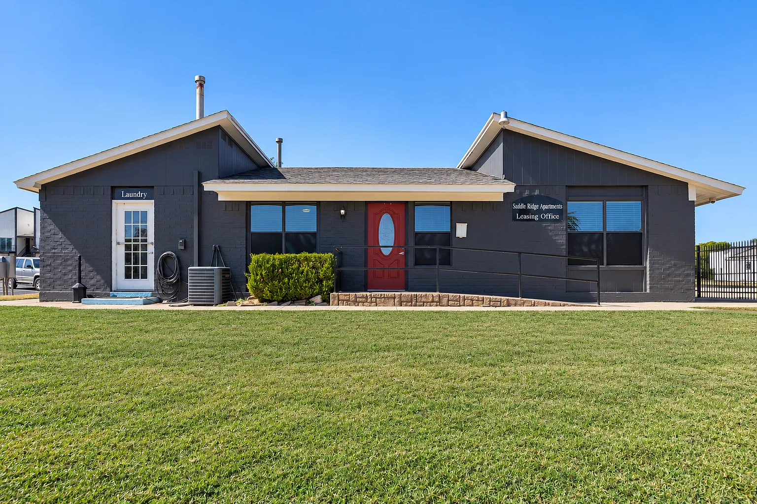 Saddle Ridge — Photo 2