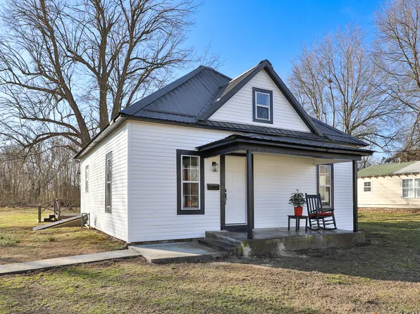 445 W Cale Street, Monett, MO 65708