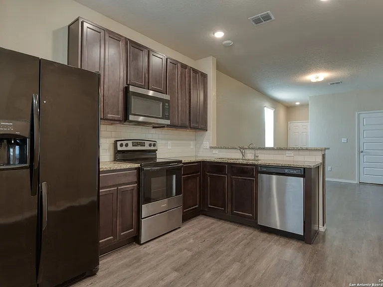 3931 Somers Crst — Photo 8