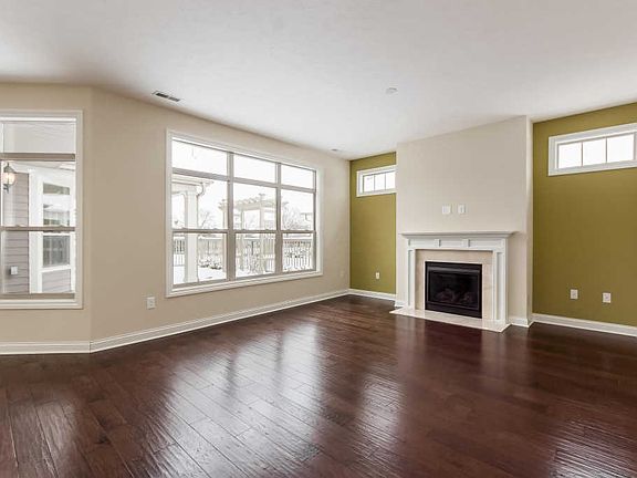 3rd image of 2544 Chrysalis Pl #44-254
