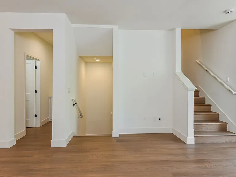 951 Woodside Rd — Photo 16