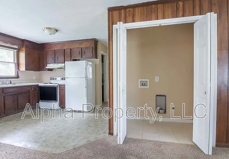 107 Vesta Dr — Photo 4