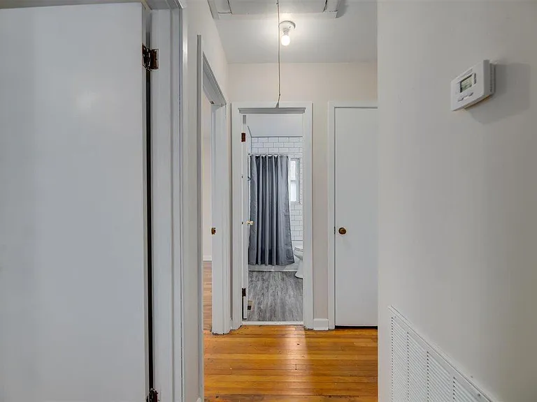302 Volena Pl — Photo 5