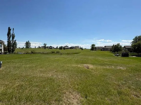 709 Whispering Greens Ave, Vulcan, AB T0L 2B0