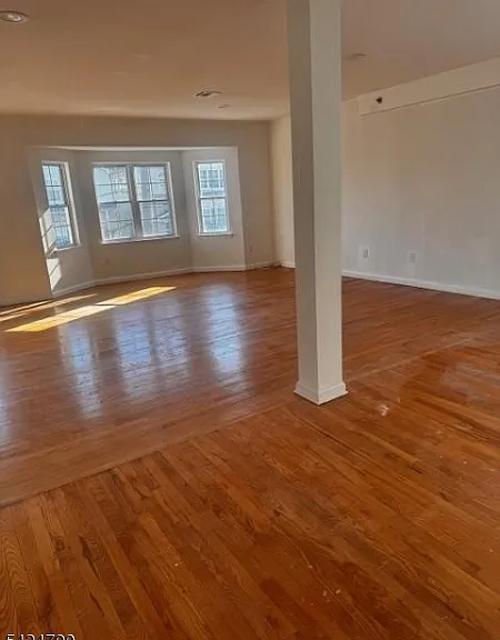 81-83 Hawthorne Ave #3 — Photo 10