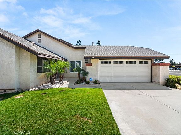 3rd image of 8584 Sandalwood Ct