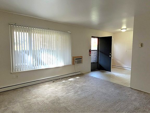 4th image of 4206 Packard St APT 2