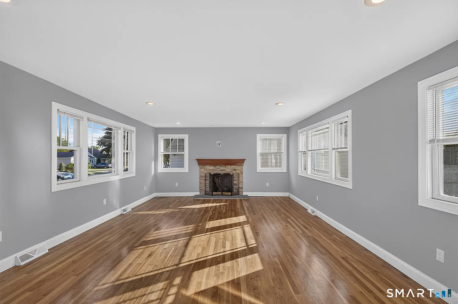 135 York St — Photo 2