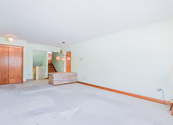 5th image of 1 N Grace St