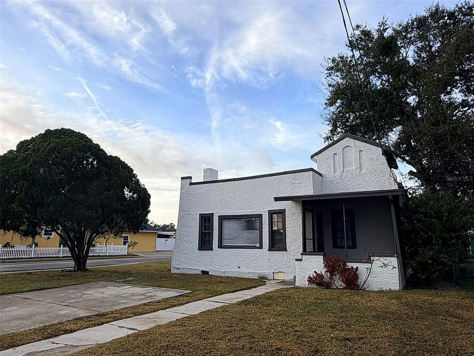 1st image of 403 SE AVENUE J SE