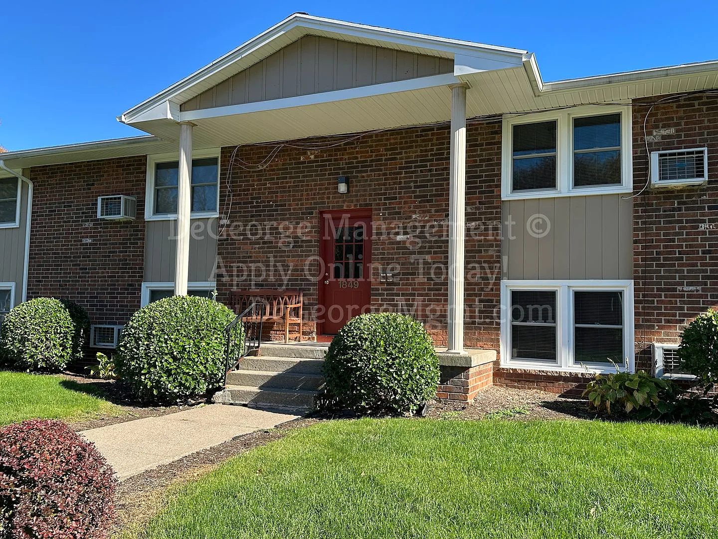 Walworth Garden Apartments — Photo 4