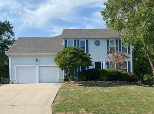 4483 SW Bowsprit Dr, Lees Summit, MO 64082