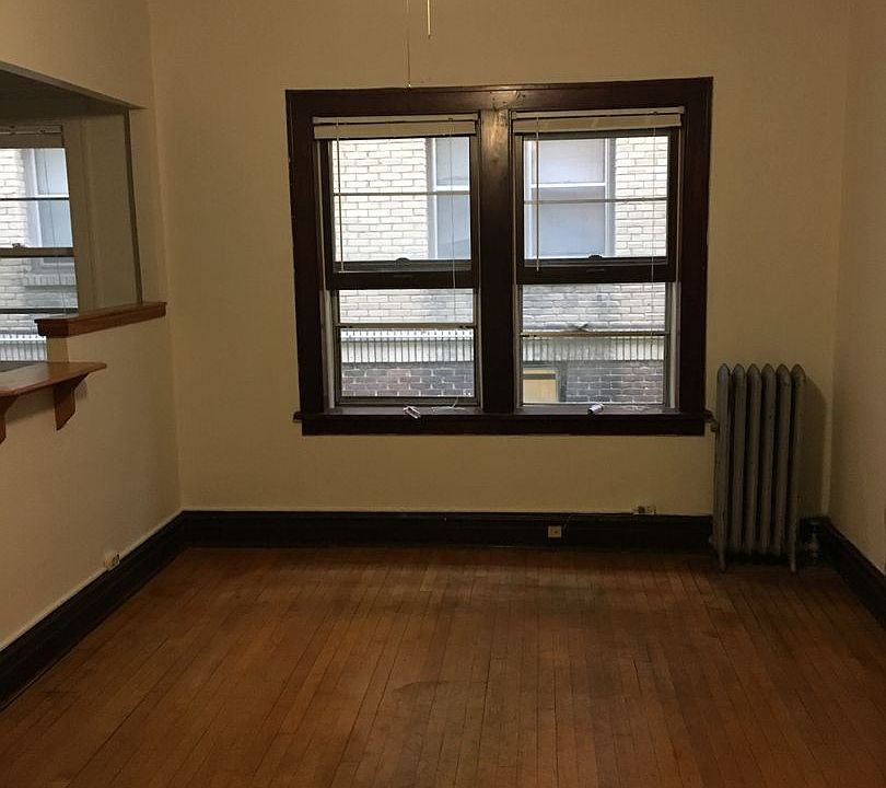 2nd image of 1512 Spruce Pl APT 104