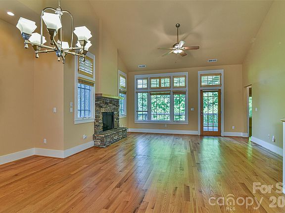 2nd image of 52 Mandolin Dr #52