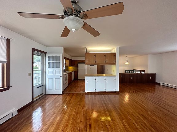 4th image of 152 Evarts St