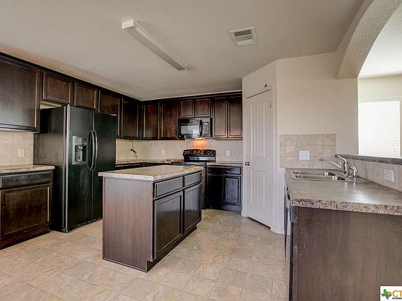 4th image of 790 Great Oaks Dr