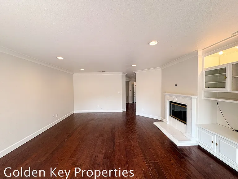 3274 San Tomas Dr — Photo 15