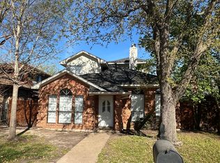 452 Crooked Ln, Mesquite, TX