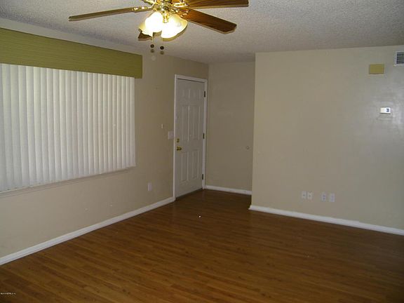 5th image of 7502 Collins Ct