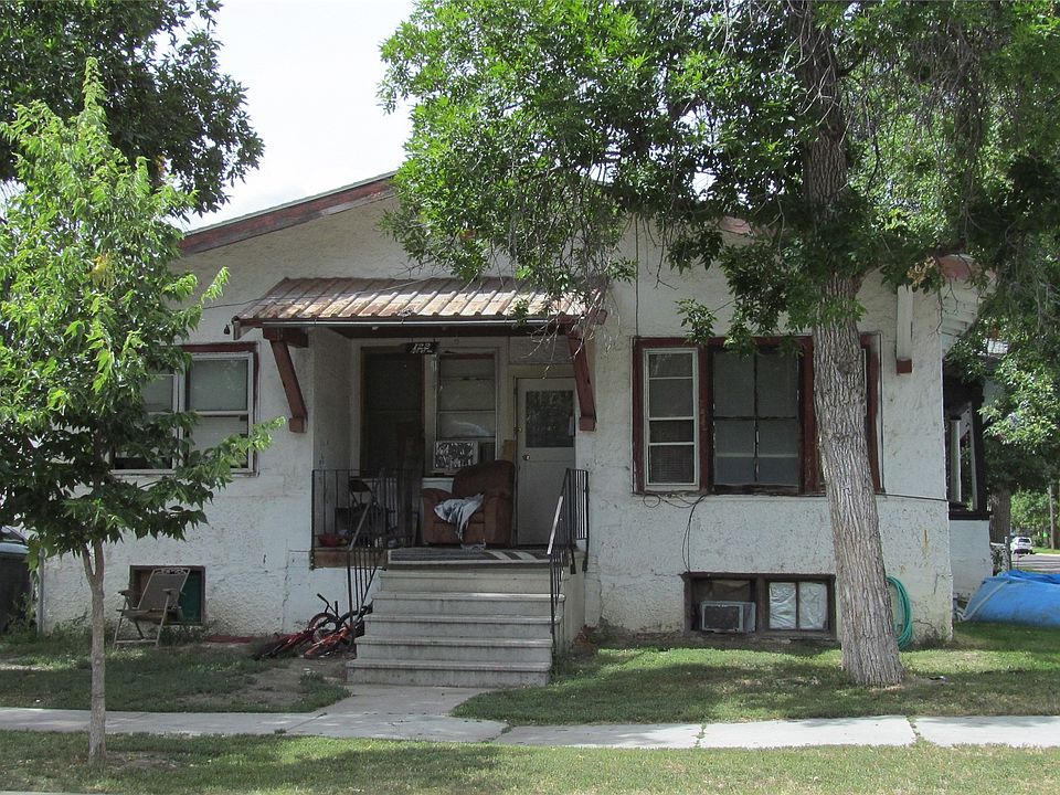 2nd image of 122 12th St N
